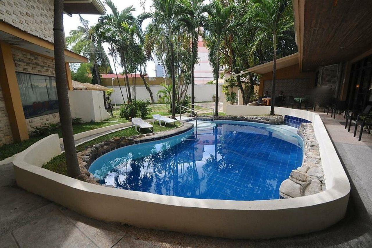 Vacation Hotel Cebu Exterior photo