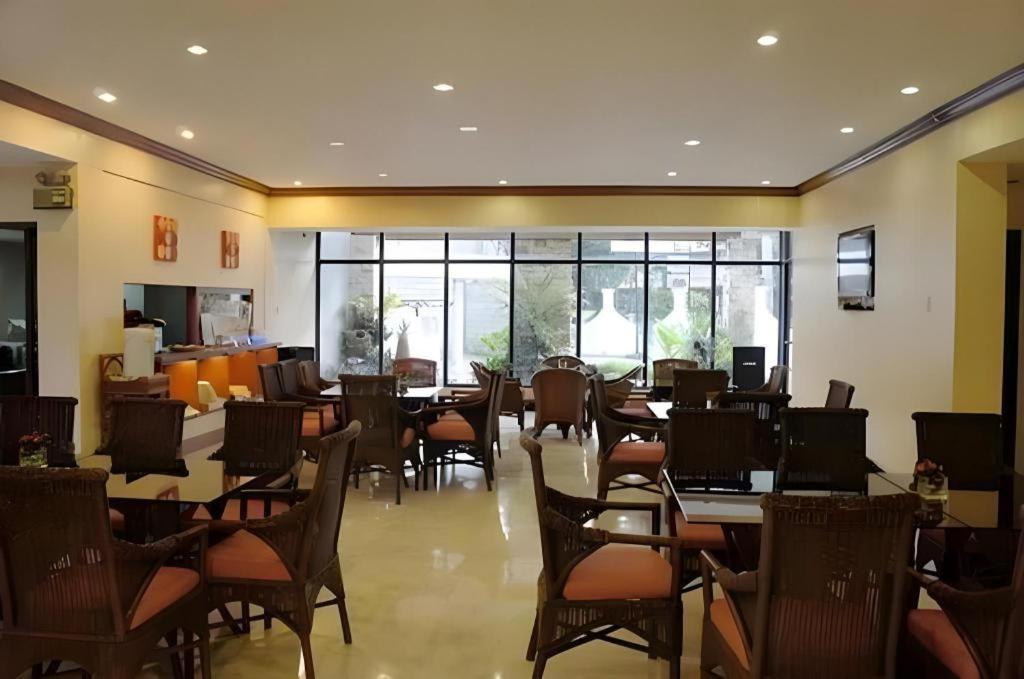 Vacation Hotel Cebu Exterior photo