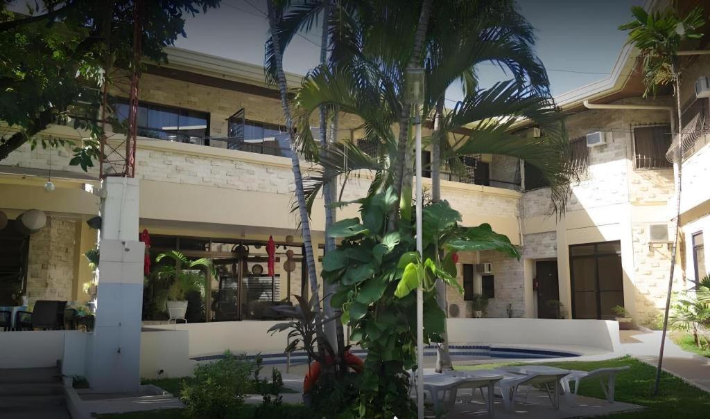 Vacation Hotel Cebu Exterior photo