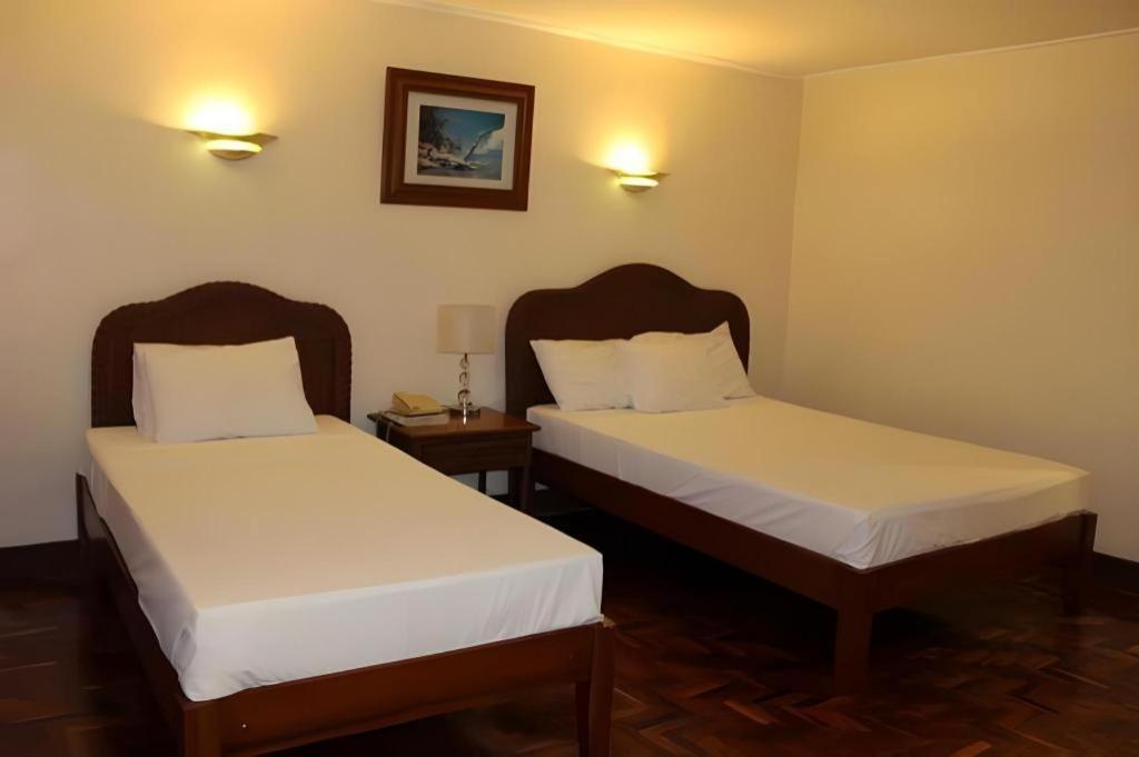 Vacation Hotel Cebu Exterior photo