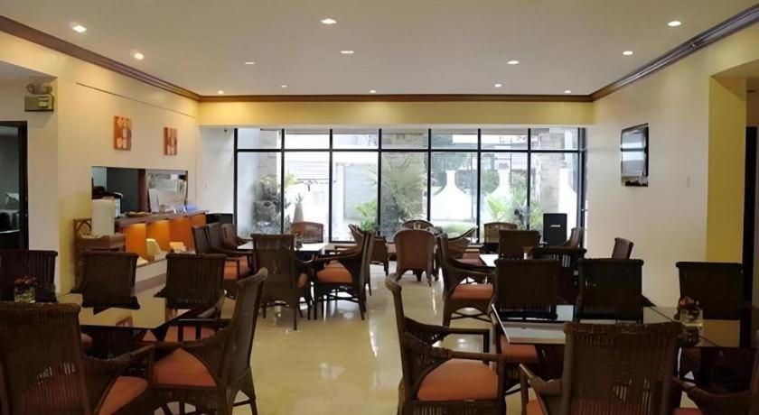 Vacation Hotel Cebu Exterior photo